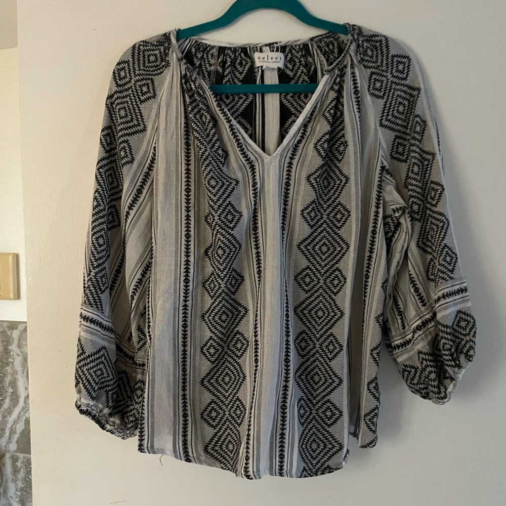 Super cute boho style Velvet brand top